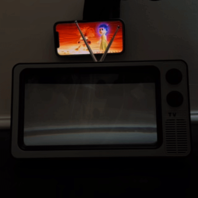 Screen Grow™ - Retro TV Phone Screen Magnifier