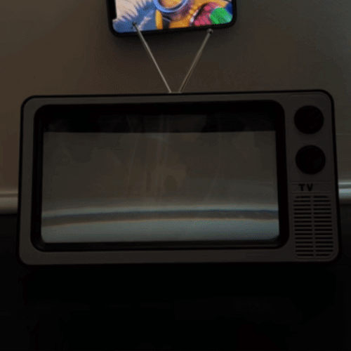 Screen Grow™ - Retro TV Phone Screen Magnifier